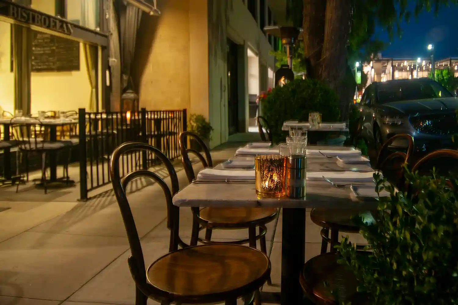 Sidewalk seating at Bistro Elan - thumb